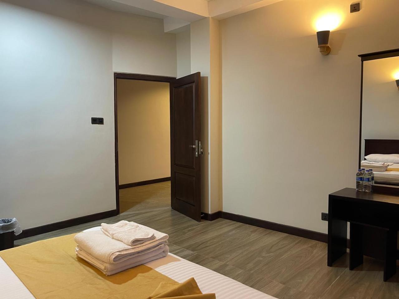 Lush Breeze Hotel Kandy Exterior photo