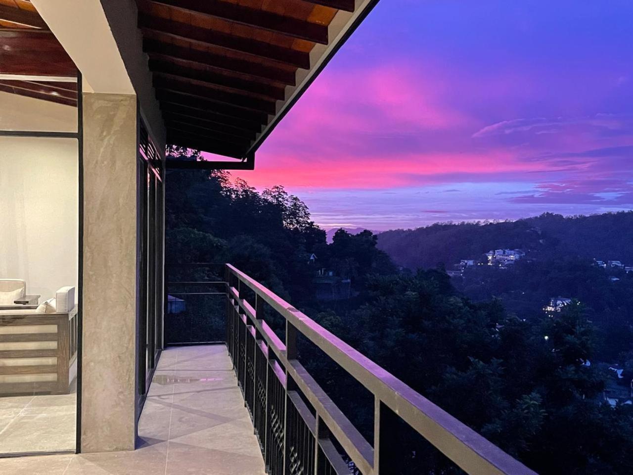 Lush Breeze Hotel Kandy Exterior photo