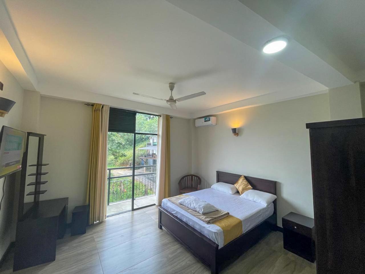Lush Breeze Hotel Kandy Exterior photo