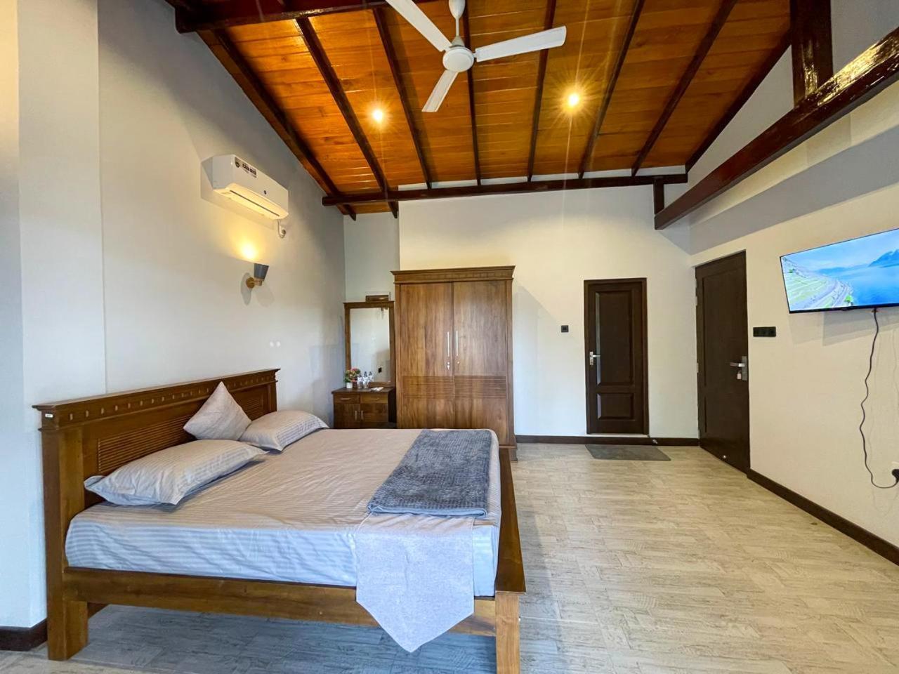 Lush Breeze Hotel Kandy Exterior photo