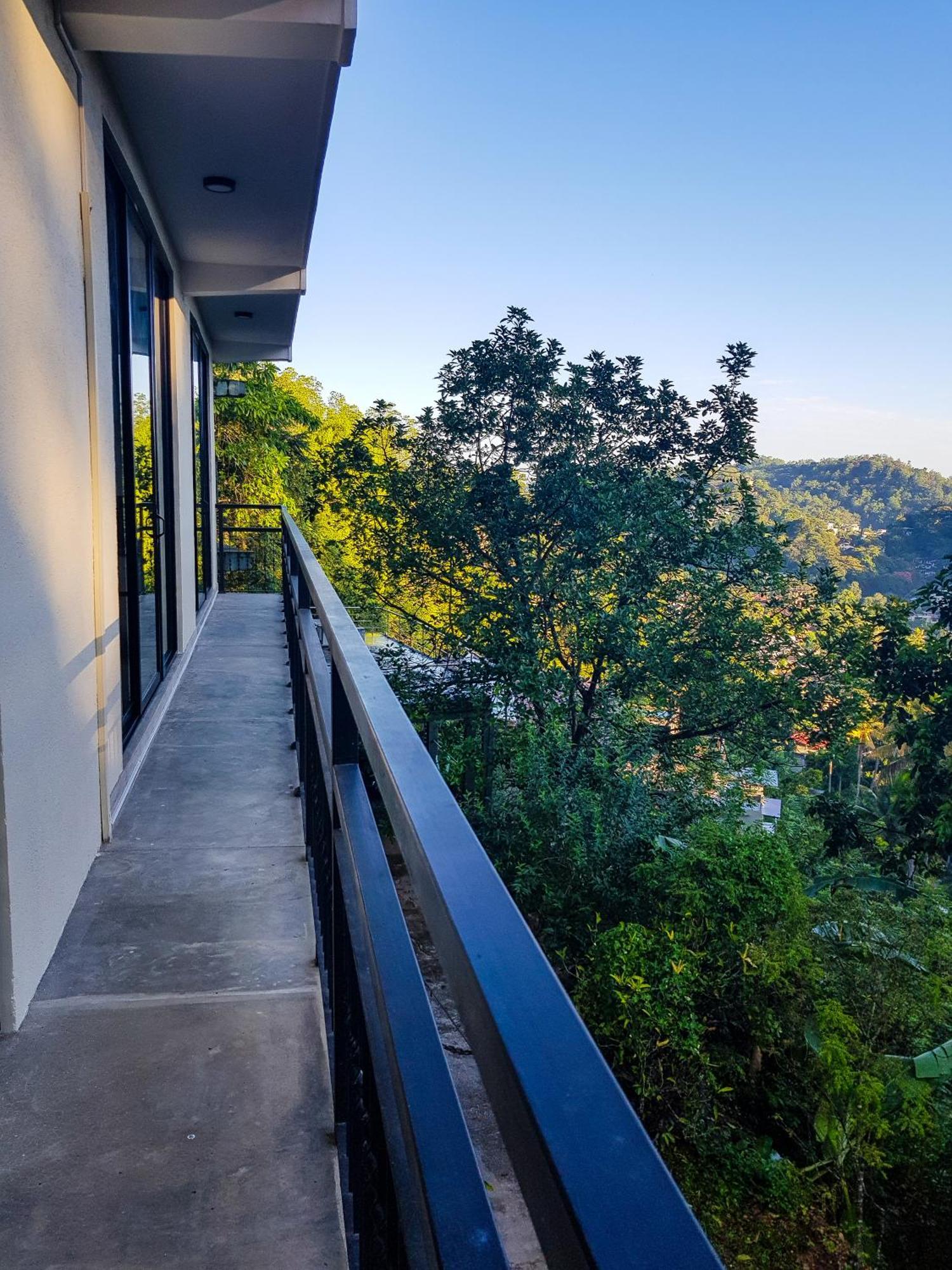 Lush Breeze Hotel Kandy Exterior photo
