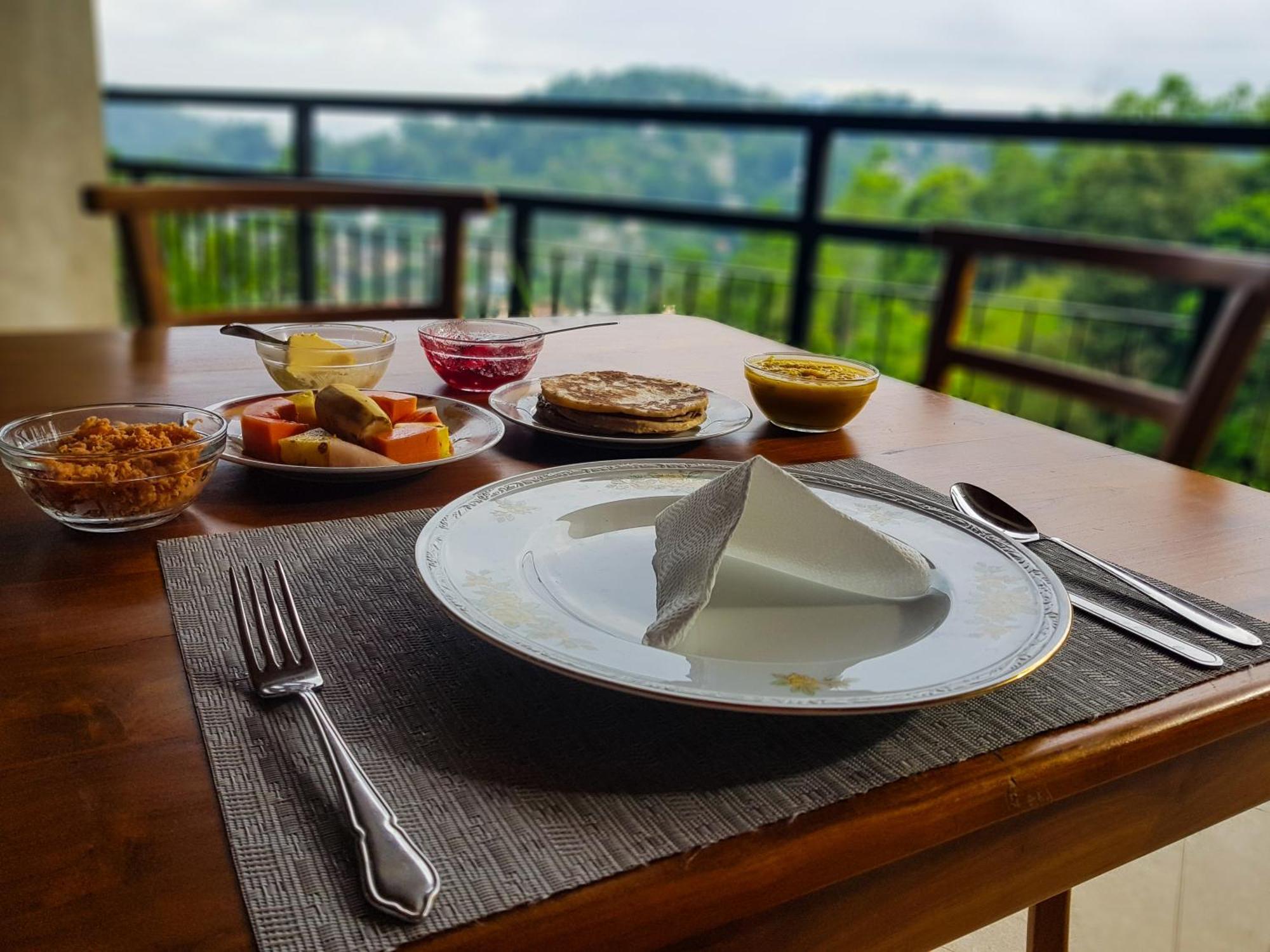 Lush Breeze Hotel Kandy Exterior photo