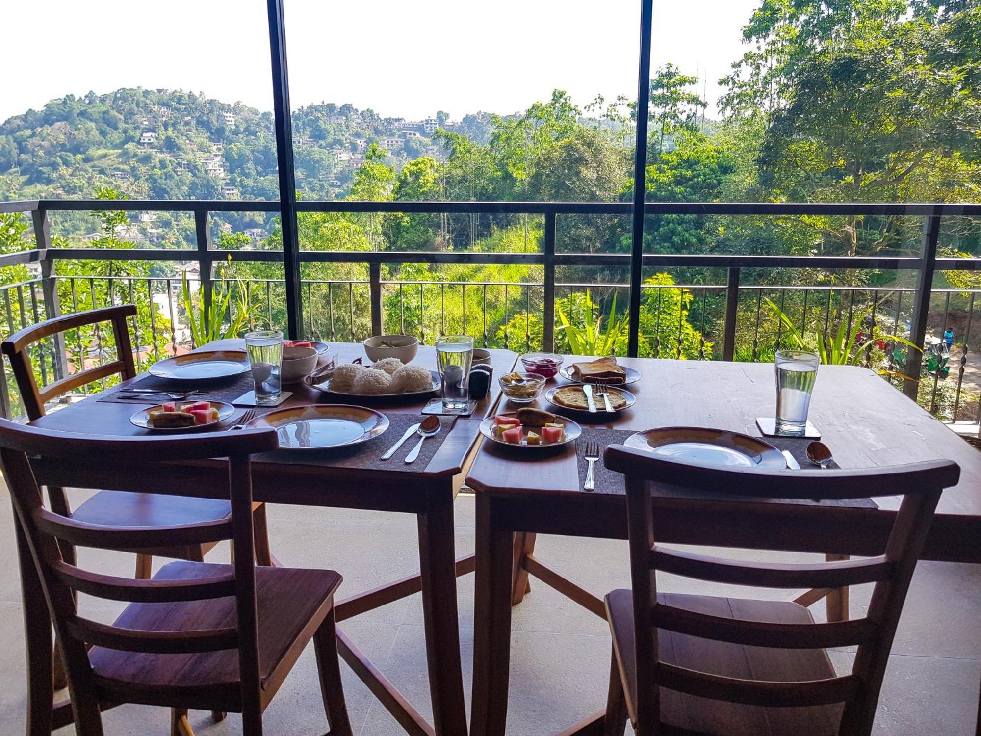 Lush Breeze Hotel Kandy Exterior photo